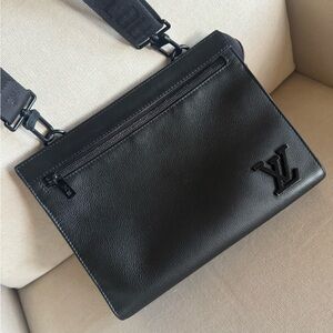 Louis Vuitton Black Leather Men's Bag